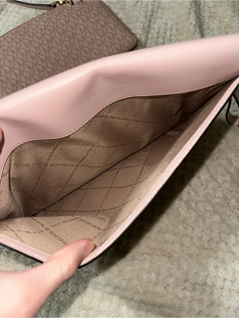 Michael Kors Pink Signature Crossbody with Wristlet Set